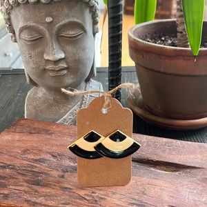 Vintage black and cream with gold outlined edge fan shaped earrings